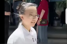 厉害了！人大附中女孩上热搜，“厅里厅气”引热议图片