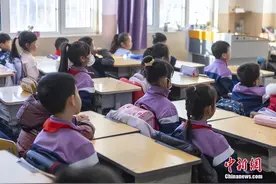 新版中小学英语教材，吹起了“中国风”！图片