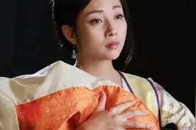 古代富人家的奶娘，除了给小主人喂奶外，还有项令人难堪的职责‌图片