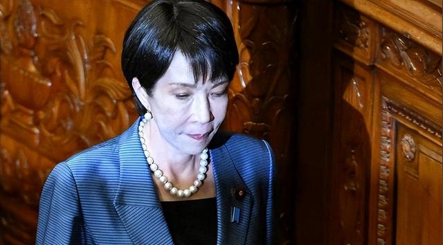 日要求中国马上撤回！中方强势回应，解放军4艘万吨大驱上场