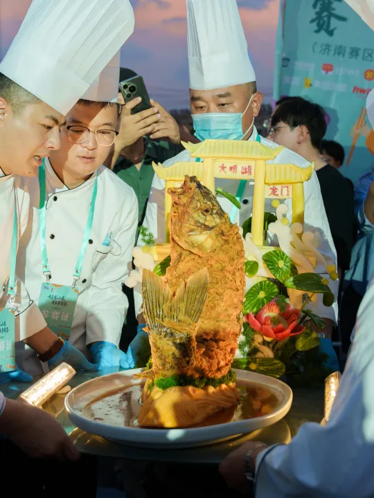 这些明星带路，玩转济南！跟着他们逛吃逛吃，免费抄作业！