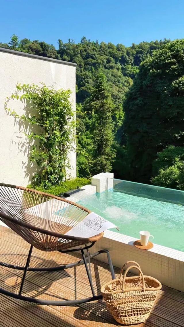 秋崃 | 深秋微凉，正好躲进邛崃山里泡个汤！