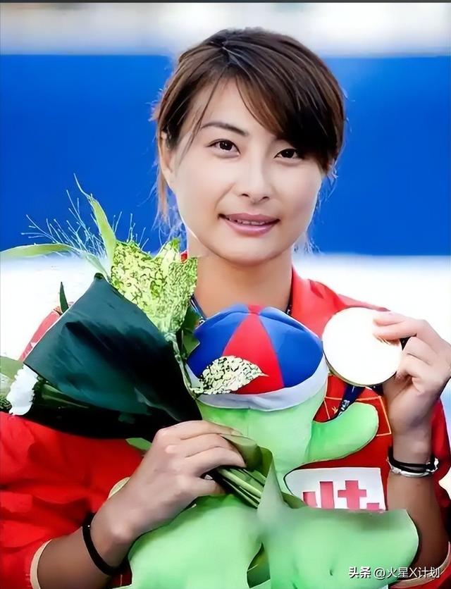 摊牌了！结婚13年，郭晶晶再次迎来喜讯	，原来霍震霆当年没说错