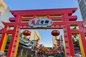 昆明：关上老街和金马碧鸡坊图片