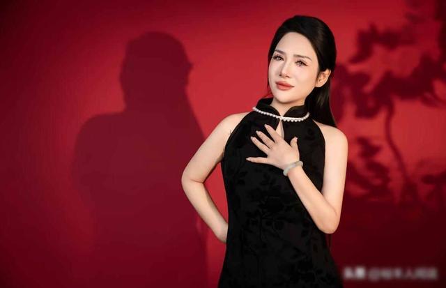 河南美女“大晨	”去世	，年仅28岁，日常开奥迪，一口能喝三两白酒