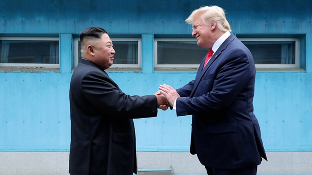 对美韩释放不寻常信号后，金正恩突然致电中方，做出一份关键承诺