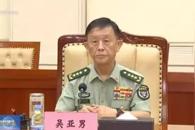 中美两军战区领导通话，今年履新的两位将军连线图片