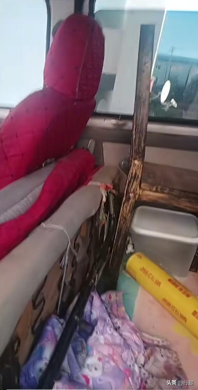 鹤岗13岁女孩凌晨卖鸭蛋惹争议，妈妈晒出“豪车”回应！