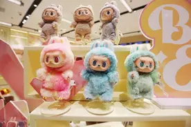 存5万元就能获得LABUBU？银行揽储手段又翻新！图片