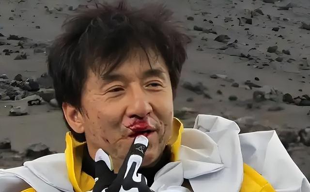 71岁成龙不再隐瞒，公开去世后留特殊礼物，病逝传闻早真相大白