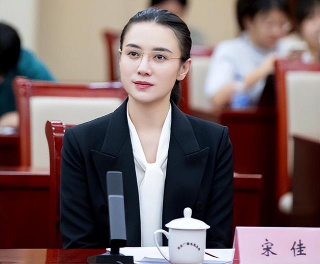 大衣哥跳楼身亡、赵本山灵堂、宋佳知三当三，造谣的越来越离谱了