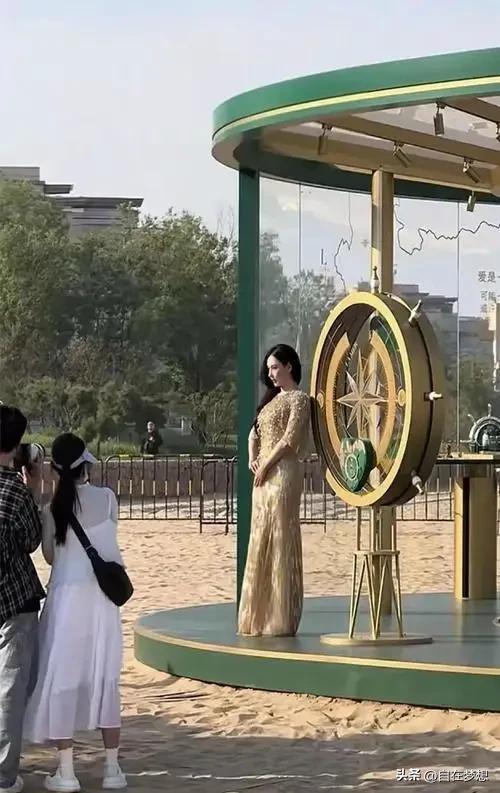 张柏芝现身河北偶遇,全程无美颜滤镜,路人手机真实拍照