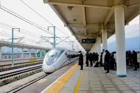 甘肃天水今日迎来客流返程高峰 预计发送旅客3.3万人次图片