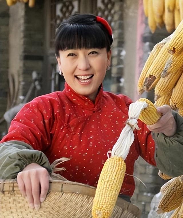 闫学晶道歉不到24小时，担心的一幕还是发生了，舆论反扑更加猛烈