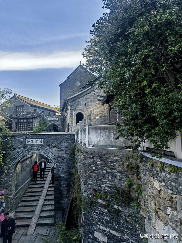 镇江西津渡的看点不在仿建古街，而是云台山上