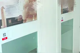 银行ATM机悄悄在变少，你有多久没用过了？图片