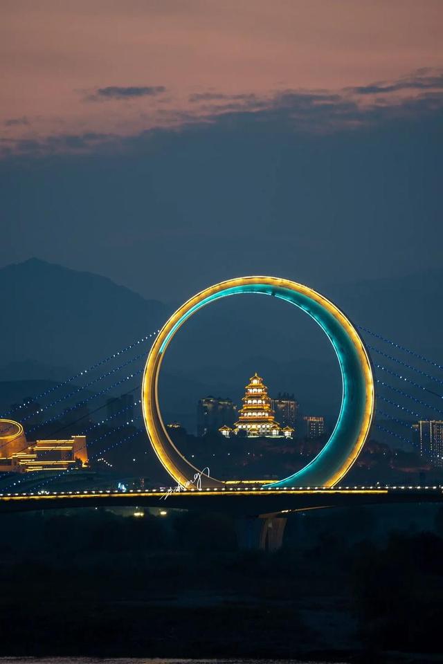 我是铜川人，去了宝鸡和天水，实话实说：这俩陕甘邻城差异真不小