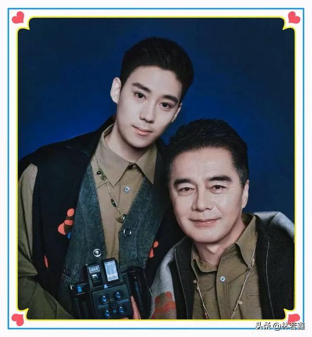 何晴葬礼上黑衣人不是许亚军,他在国外陪小儿子,黑衣人身份曝光 第22张 何晴葬礼上黑衣人不是许亚军,他在国外陪小儿子,黑衣人身份曝光 第22张