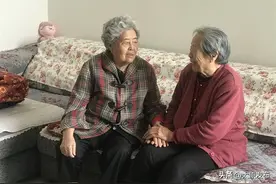 邻里一家亲，互帮互助暖人心图片