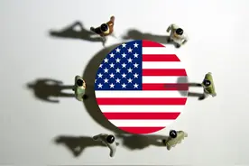 美国进口订单断崖暴跌：一场关税引发的“经济大地震”图片