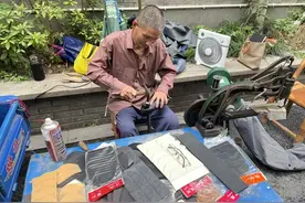 【留住城关记忆②】七旬匠人街头修鞋40载：过去是为了赚钱养家，现在是为了方便群众图片