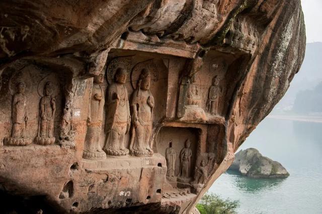 花几十块跨省干饭！成都人挤爆的8个小众县城