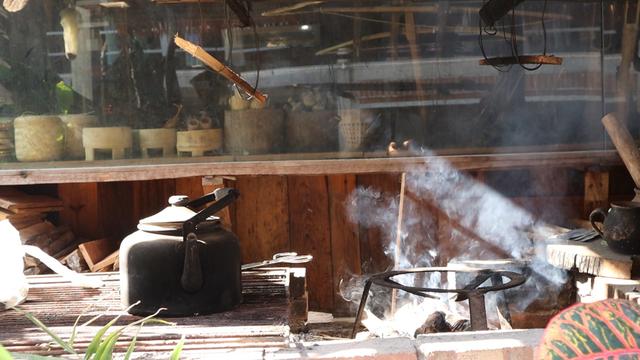 云南边境神秘村落，住在国际河畔，哈尼族阿克老寨