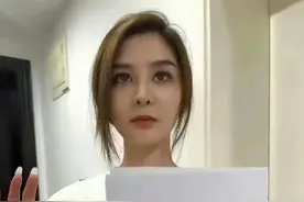 金融圈又出大瓜;26岁海归名校美女自爆劈腿多男，个人生活照曝光图片