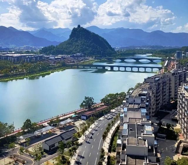 高铁直达，中国最安逸的6座城市，心累了，就去小住三五天！