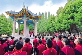 黄河之滨鱼水情深——写在兰州市荣获“全国双拥模范城”十连冠之际图片