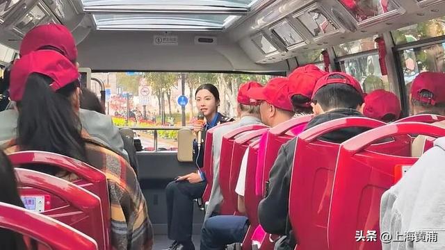 “一路风光一路法”：外滩普法巴士开跑，市民沉浸式学法