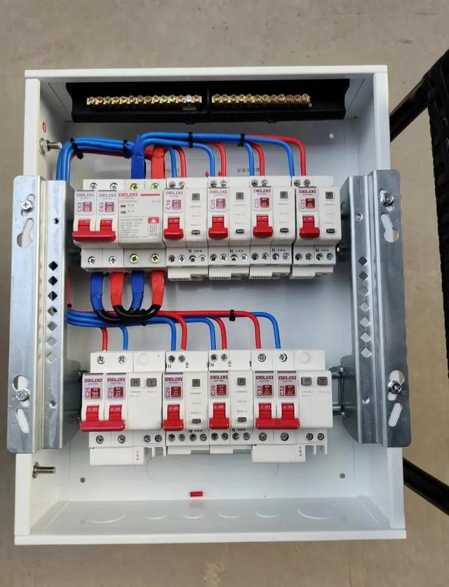 光伏电站的“保命开关”有多关键？全球为何只有几家能造？