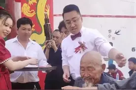 102岁老人参加重孙婚礼，这是老人见证第4个重孙娶媳妇了！图片