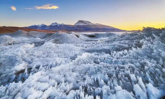 西藏冬日的冰湖仙境，堪比贝加尔湖！