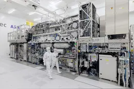 34亿一台！台积电购买最先进光刻机，剑指1nm芯片！图片