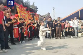 “小孩姐”“小孩哥”都来跳英歌舞了！网友：传承的意义具象化了图片