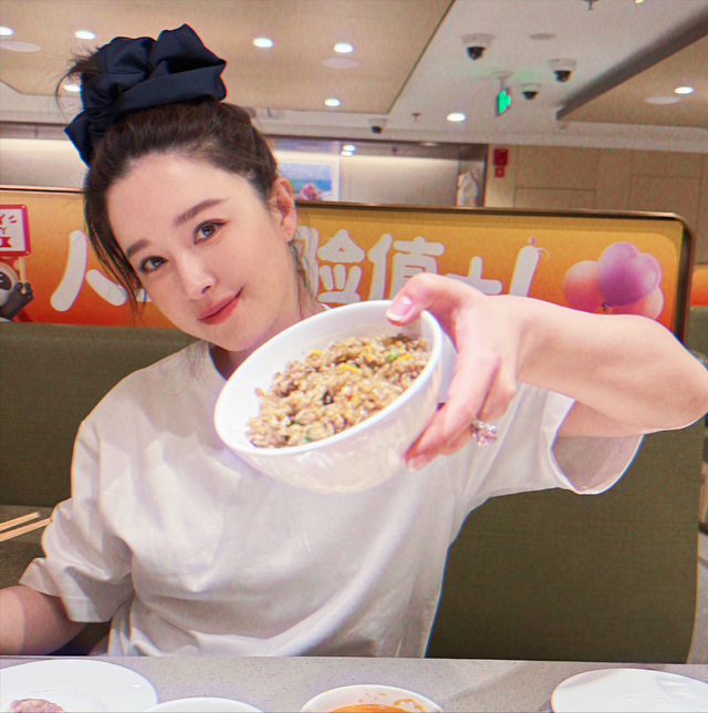 阚清子被曝生畸形儿不到24小时，恶心事发生，揭开内娱不堪的一面