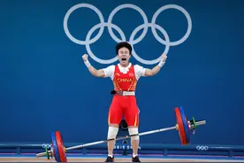 破奥运纪录极限逆转夺冠！侯志慧发文：让大家熬着夜还玩心跳，对不住，磕一个！你永远可以相信中国举重队图片