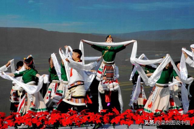 2025年青海同仁热贡文化唐蕃古道行兰州站农文旅商推介活动启幕。