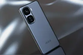 iQOO Neo10全面评测：轻薄大电池，游戏小钢炮图片