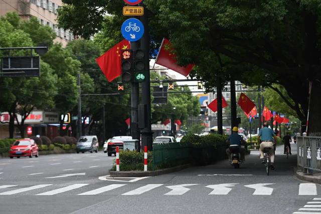 漫步拱墅，邂逅满街“中国红”！