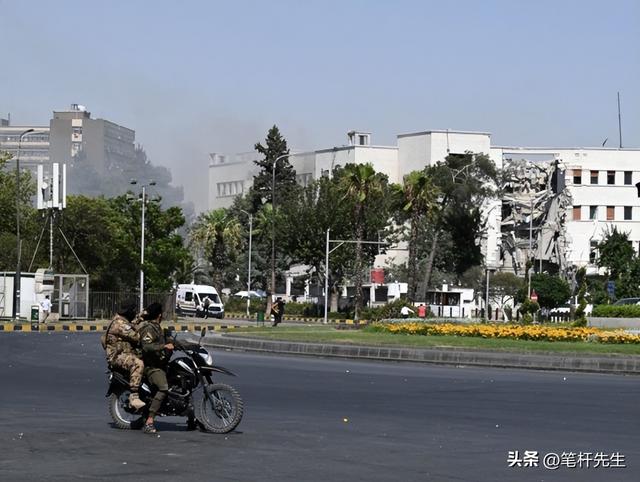 朱拉尼逃跑，高层遭斩首，电视台被叛军占领，国家刚到手就丢了？