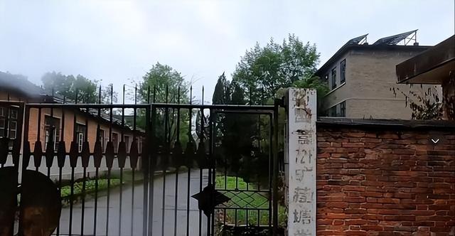 江西即将消失的矿山城，昔日辉煌拥有10万人，如今被遗弃满目荒芜
