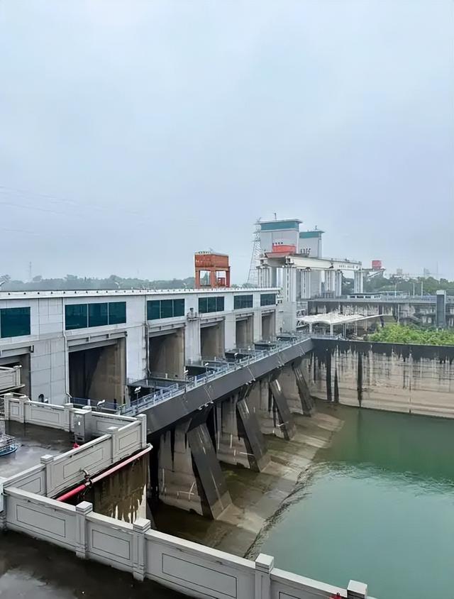 三峡大坝“账本”出炉：运行了20余年，当初2500亿投入回本了吗？