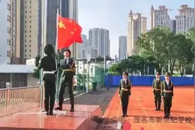 五星红旗在我心，心手相连庆华诞！图片