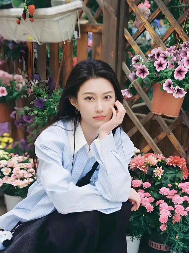 明明同一人，演完《朝雪录》演《一笑随歌》，她变丑差点认不出
