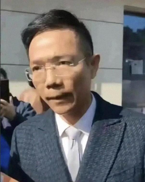 狗主人赵某晖态度大转变：曾恐吓民警的她，竟然服软了！