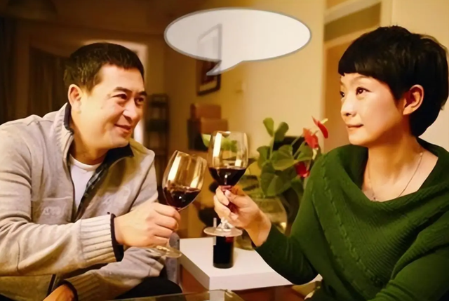 与王海燕离婚传闻真相大白1年，55岁张嘉益近况曝出，一点不意外