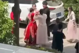 新娘被闺蜜怂恿，要2.88万下车礼，否则不下车，闺蜜被揍，婚礼黄图片