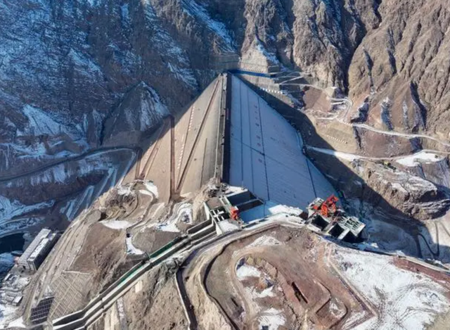新疆在建的最大水库：蓄水11.7亿立方米，年发电量19亿度！